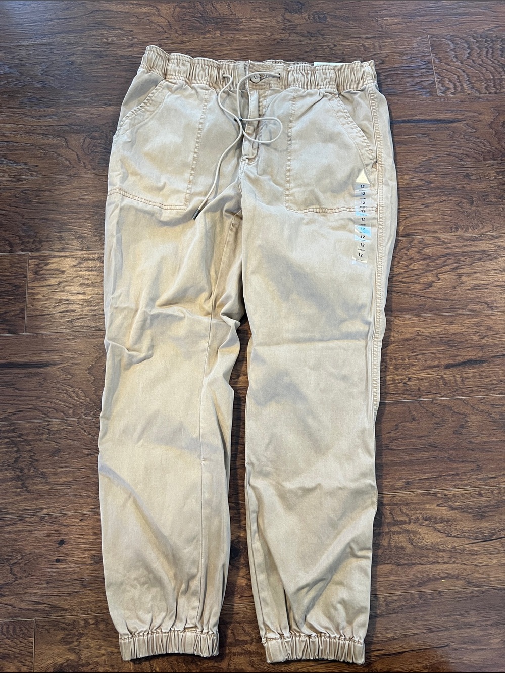 NWT American Eagle High-waisted Jegging Jogger Khaki Pants women’s size 12 short